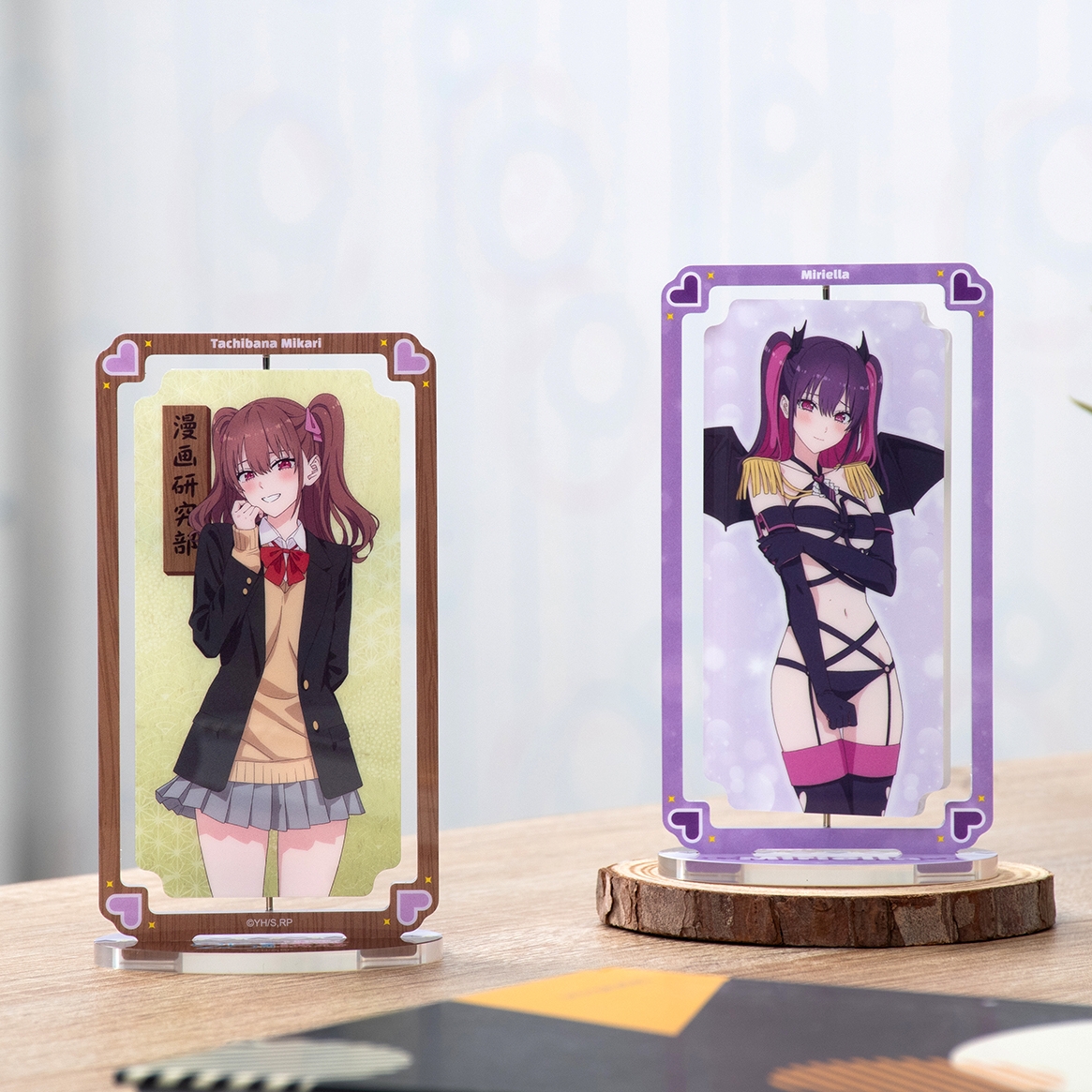 02 《2.5次元的誘惑》旋轉壓克力牌b款