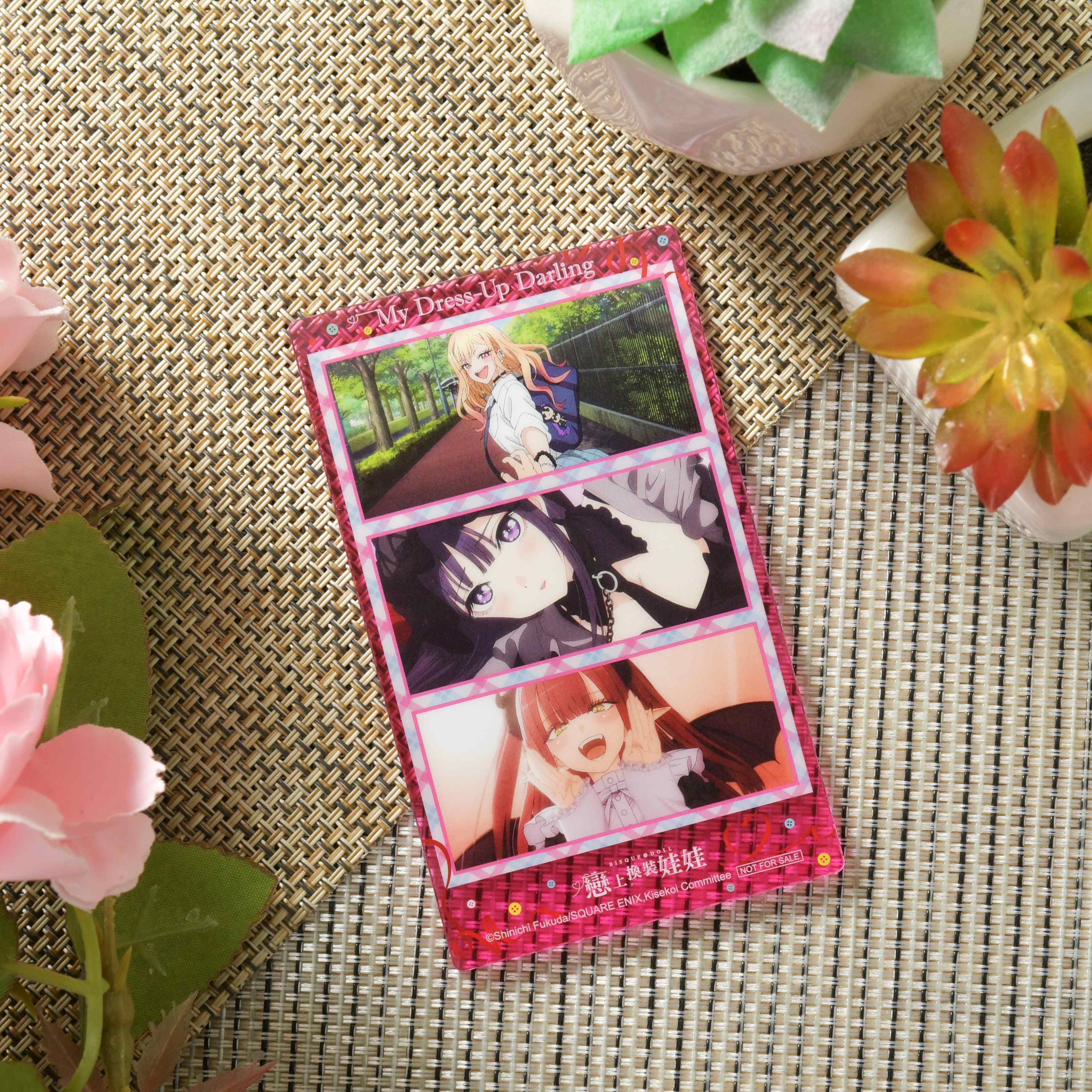 02 滿1099 《戀上換裝娃娃》壓克力場景立牌